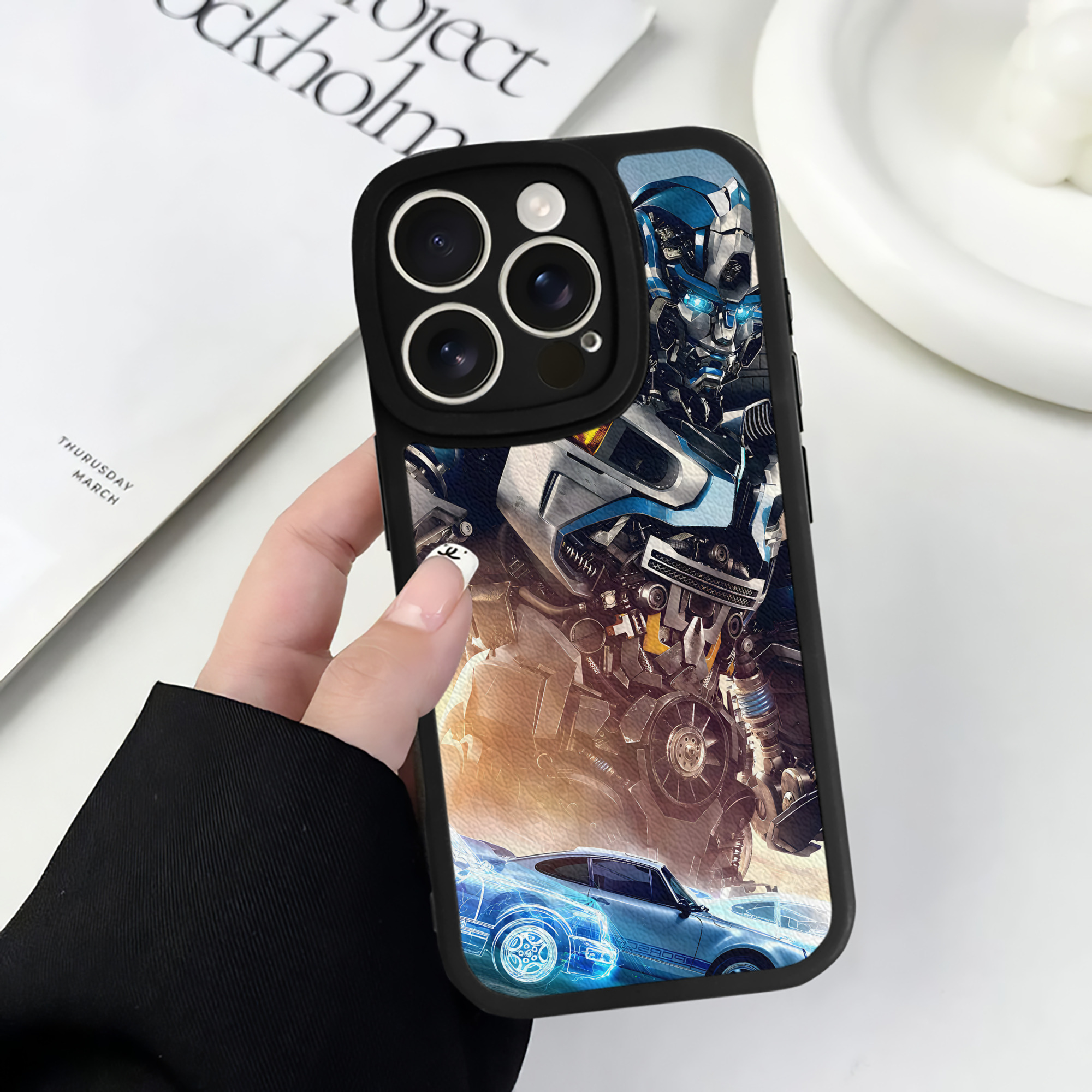 （画像用） Transformers トランスフォーマー 【iPhone 16シリーズ対応】シリコンスマホケース（レザー調） 材質：シリコン